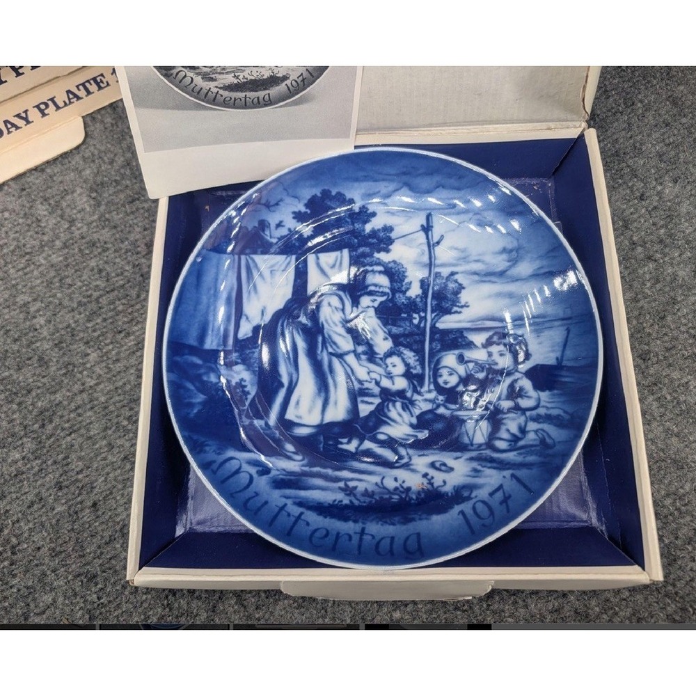 1971 Bareuther Bavaria Germany Mothers Day Muttertag Cobalt Blue 1971 Plate NOS